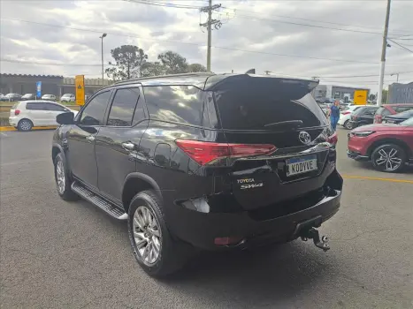 TOYOTA Hilux Caminhonete 2.7 16V 4P SRV FLEX CABINE DUPLA AUTOMTICO, Foto 9