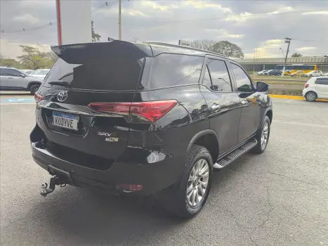 TOYOTA Hilux Caminhonete 2.7 16V 4P SRV FLEX CABINE DUPLA AUTOMTICO, Foto 10
