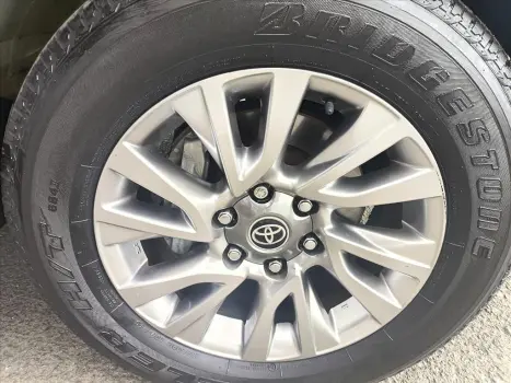 TOYOTA Hilux Caminhonete 2.7 16V 4P SRV FLEX CABINE DUPLA AUTOMTICO, Foto 11