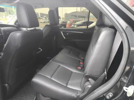 TOYOTA Hilux Caminhonete 2.7 16V 4P SRV FLEX CABINE DUPLA AUTOMTICO, Foto 14