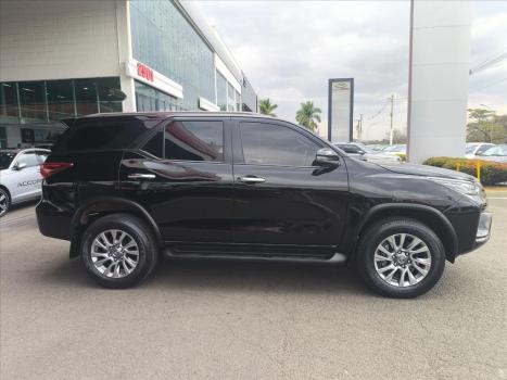 TOYOTA Hilux Caminhonete 2.7 16V 4P SRV FLEX CABINE DUPLA AUTOMTICO, Foto 7