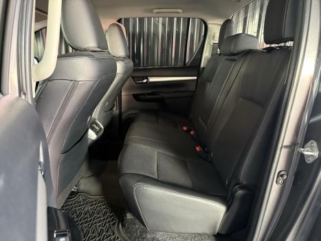 TOYOTA Hilux Caminhonete 2.8 16V SRX 4X4 TURBO DIESEL CABINE DUPLA AUTOMTICO, Foto 16
