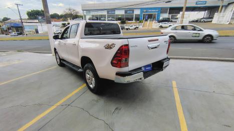 TOYOTA Hilux Caminhonete 2.8 16V SRX 4X4 DIESEL CABINE DUPLA AUTOMTICO, Foto 4