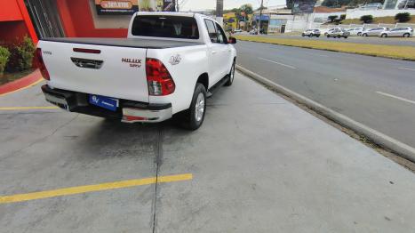 TOYOTA Hilux Caminhonete 2.8 16V SRX 4X4 DIESEL CABINE DUPLA AUTOMTICO, Foto 5