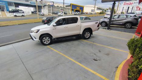 TOYOTA Hilux Caminhonete 2.8 16V SRX 4X4 DIESEL CABINE DUPLA AUTOMTICO, Foto 6