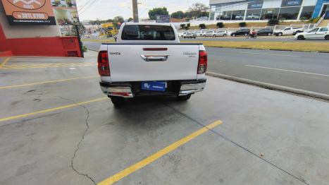 TOYOTA Hilux Caminhonete 2.8 16V SRX 4X4 DIESEL CABINE DUPLA AUTOMTICO, Foto 8