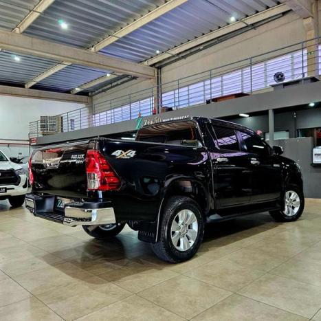 TOYOTA Hilux Caminhonete 2.8 16V SRV 4X4 DIESEL CABINE DUPLA AUTOMTICO, Foto 4