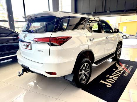 TOYOTA Hilux Caminhonete 2.8 16V SRX 4X4 DIESEL CABINE DUPLA AUTOMTICO, Foto 7
