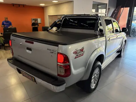 TOYOTA Hilux Caminhonete 3.0 4P 4X4 SRV TURBO DIESEL TOP CABINE DUPLA AUTOMTICO, Foto 3