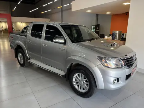 TOYOTA Hilux Caminhonete 3.0 4P 4X4 SRV TURBO DIESEL TOP CABINE DUPLA AUTOMTICO, Foto 9