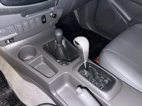 TOYOTA Hilux Caminhonete 3.0 4P 4X4 SRV TURBO DIESEL TOP CABINE DUPLA AUTOMTICO, Foto 18