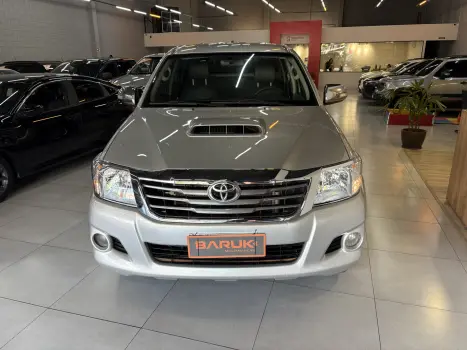 TOYOTA Hilux Caminhonete 3.0 4P 4X4 SRV TURBO DIESEL TOP CABINE DUPLA AUTOMTICO, Foto 19