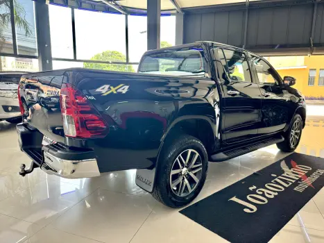 TOYOTA Hilux Caminhonete 2.7 16V 4P SRV FLEX 4X4  CABINE DUPLA AUTOMTICO, Foto 6