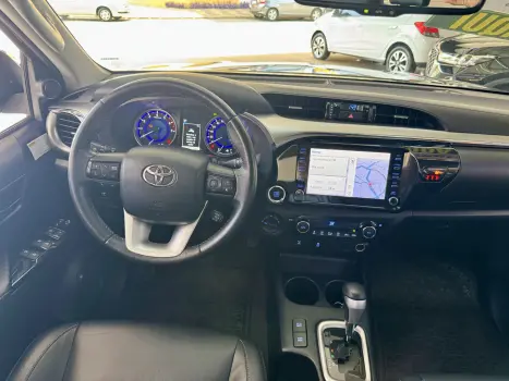 TOYOTA Hilux Caminhonete 2.7 16V 4P SRV FLEX 4X4  CABINE DUPLA AUTOMTICO, Foto 10