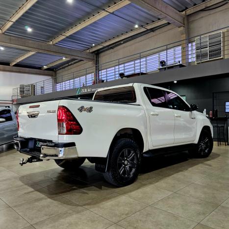 TOYOTA Hilux Caminhonete 2.8 16V 4P SR 4X4 DIESEL CABINE DUPLA AUTOMTICO, Foto 4