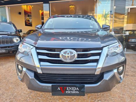 TOYOTA Hilux SW4 2.7 16V 4P FLEX SRV 7 LUGARES AUTOMTICO, Foto 3