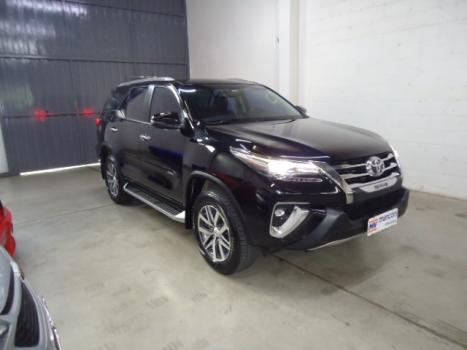 TOYOTA Hilux SW4 2.8 16V 4P SRX 4X4 7 LUGARES TURBO DIESEL AUTOMTICO, Foto 5