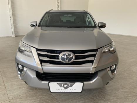 TOYOTA Hilux SW4 2.8 16V 4P SRX 4X4 7 LUGARES TURBO DIESEL AUTOMTICO, Foto 1