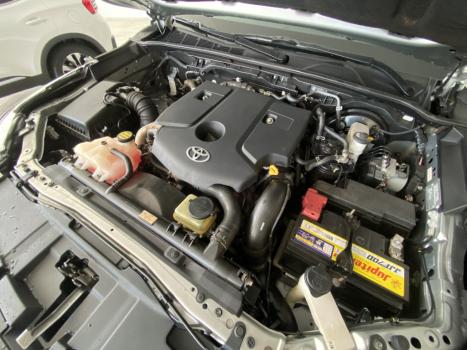 TOYOTA Hilux SW4 2.8 16V 4P SRX 4X4 7 LUGARES TURBO DIESEL AUTOMTICO, Foto 4