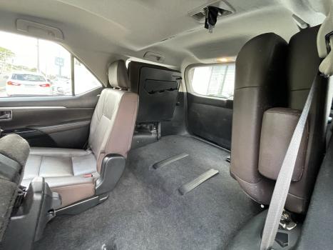 TOYOTA Hilux SW4 2.8 16V 4P SRX 4X4 7 LUGARES TURBO DIESEL AUTOMTICO, Foto 9