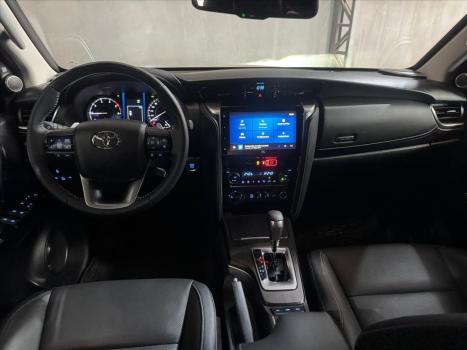 TOYOTA Hilux SW4 2.8 16V 4P SRX PLATINUM 4X4 TURBO DIESEL AUTOMTICO, Foto 12