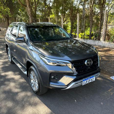 TOYOTA Hilux SW4 2.8 16V 4P SRX 4X4 7 LUGARES TURBO DIESEL AUTOMTICO, Foto 6