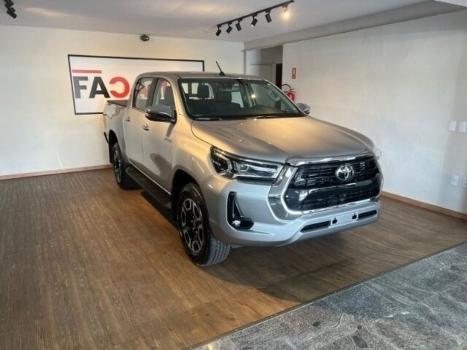 TOYOTA Hilux SW4 2.8 4P SRX 4X4 TURBO DIESEL AUTOMTICO, Foto 2