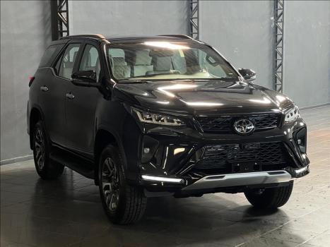 TOYOTA Hilux SW4 2.8 4P SRX 4X4 DIAMOND 7 LUGARES TURBO DIESEL AUTOMTICO, Foto 6