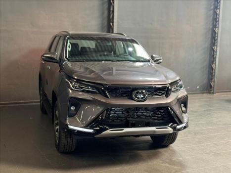 TOYOTA Hilux SW4 2.8 16V 4P SRX PLATINUM 4X4 7 LUGARES TURBO DIESEL AUTOMTICO, Foto 6
