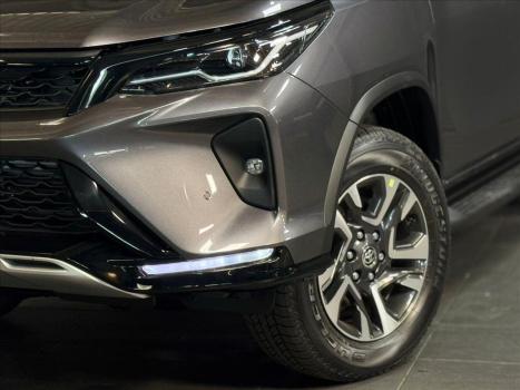 TOYOTA Hilux SW4 2.8 16V 4P SRX PLATINUM 4X4 7 LUGARES TURBO DIESEL AUTOMTICO, Foto 7