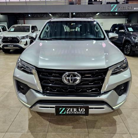 TOYOTA Hilux SW4 2.8 4P 4X4 TURBO DIESEL, Foto 2