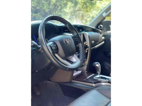 TOYOTA Hilux SW4 2.8 16V 4P SRX 4X4 7 LUGARES TURBO DIESEL AUTOMTICO, Foto 5
