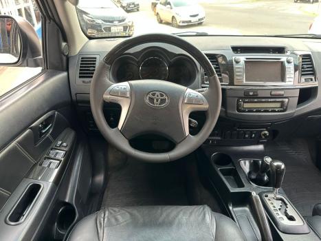 TOYOTA Hilux SW4 3.0 16V 4P SRV 4X4 7 LUGARES TURBO DIESEL AUTOMTICO, Foto 9