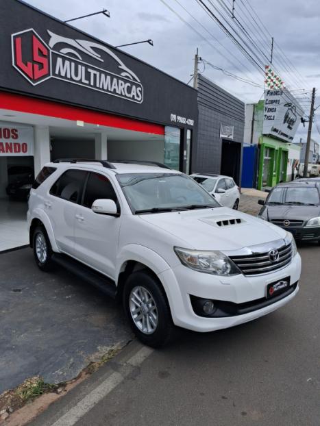 TOYOTA Hilux SW4 3.0 16V 4P SRV 4X4 7 LUGARES TURBO DIESEL AUTOMTICO, Foto 4