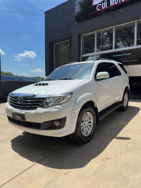 TOYOTA Hilux SW4 3.0 16V 4P SRV 4X4 7 LUGARES TURBO DIESEL AUTOMTICO, Foto 3