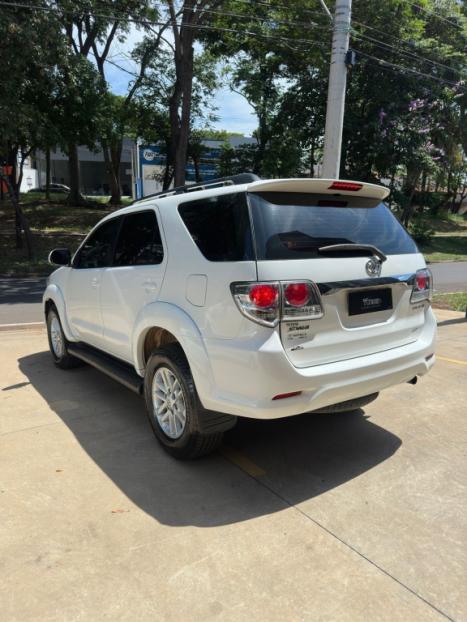 TOYOTA Hilux SW4 3.0 16V 4P SRV 4X4 7 LUGARES TURBO DIESEL AUTOMTICO, Foto 5