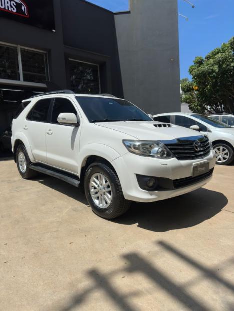 TOYOTA Hilux SW4 3.0 16V 4P SRV 4X4 7 LUGARES TURBO DIESEL AUTOMTICO, Foto 8