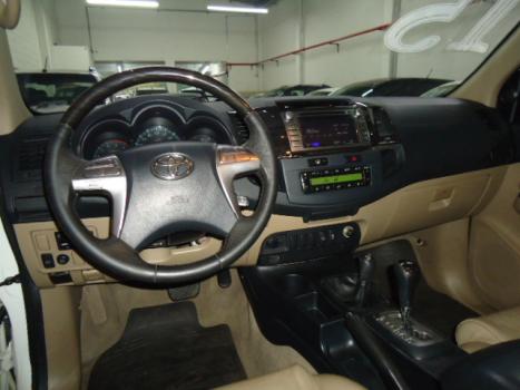 TOYOTA Hilux SW4 3.0 16V 4P SRV 4X4 TURBO DIESEL AUTOMTICO, Foto 6