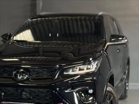 TOYOTA Hilux SW4 , Foto 3