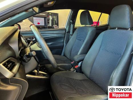 TOYOTA Yaris Hatch 1.5 16V 4P FLEX XL PLUS CONNECT MULTIDRIVE AUTOMTICO CVT, Foto 2