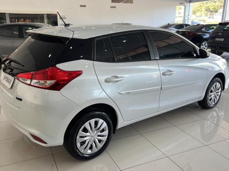 TOYOTA Yaris Hatch 1.5 16V 4P FLEX XL MULTIDRIVE AUTOMTICO CVT, Foto 3