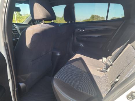 TOYOTA Yaris Hatch 1.3 16V 4P FLEX XL PLUS TECH MULTIDRIVE AUTOMTICO CVT, Foto 8