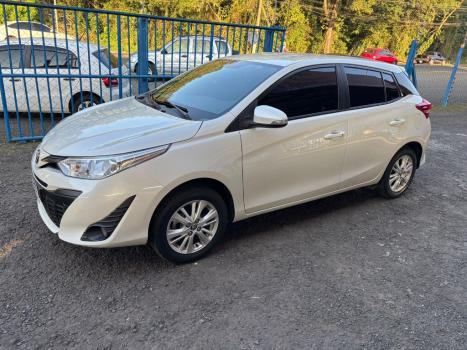 TOYOTA Yaris Hatch 1.3 16V 4P FLEX XL PLUS TECH MULTIDRIVE AUTOMTICO CVT, Foto 3