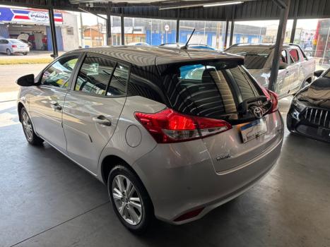TOYOTA Yaris Hatch 1.3 16V 4P FLEX XL PLUS TECH MULTIDRIVE AUTOMTICO CVT, Foto 2