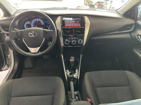 TOYOTA Yaris Hatch 1.3 16V 4P FLEX XL PLUS TECH MULTIDRIVE AUTOMTICO CVT, Foto 8