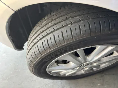 TOYOTA Yaris Hatch 1.3 16V 4P FLEX XL PLUS TECH MULTIDRIVE AUTOMTICO CVT, Foto 21