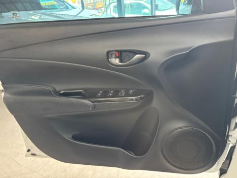TOYOTA Yaris Hatch 1.5 16V 4P FLEX XLS CONNECT MULTIDRIVE AUTOMTICO CVT, Foto 15