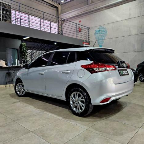 TOYOTA Yaris Hatch 1.5 16V 4P FLEX XS MULTIDRIVE AUTOMTICO CVT, Foto 5