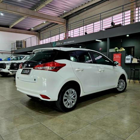 TOYOTA Yaris Hatch 1.5 16V 4P FLEX XL MULTIDRIVE AUTOMTICO CVT, Foto 4