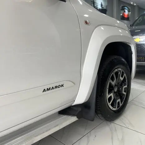 VOLKSWAGEN Amarok 3.0 V6 CABINE DUPLA CONFORT 4X4 TURBO INTERCOOLER AUTOMTICO, Foto 16